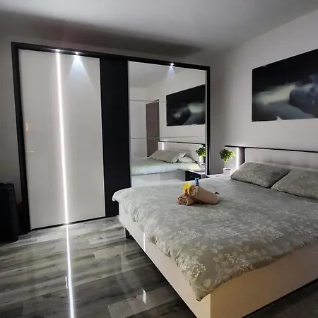 Apartment Deluxe, Relaxing & Lovely! Free Secure Parking! Rijeka